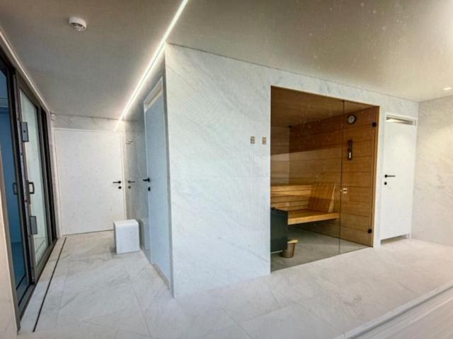 Schravenhoek Met Indoorzwembad En Sauna Veurne Exterior foto