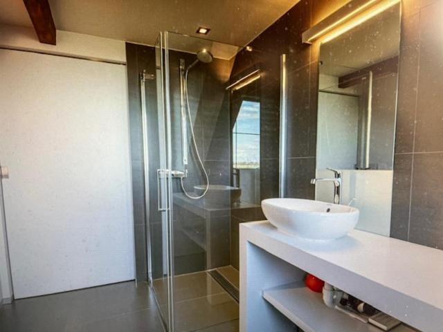 Schravenhoek Met Indoorzwembad En Sauna Veurne Exterior foto