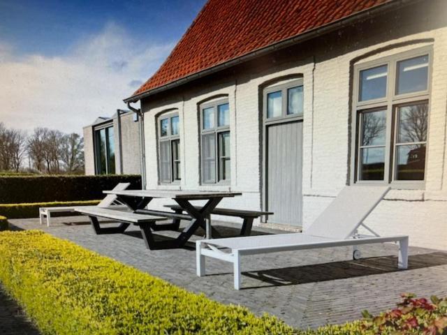 Schravenhoek Met Indoorzwembad En Sauna Veurne Exterior foto