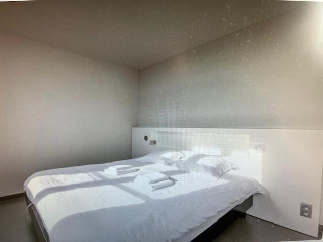 Schravenhoek Met Indoorzwembad En Sauna Veurne Exterior foto